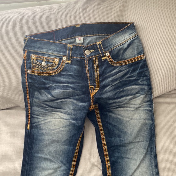 Read - Picture 2 of 3